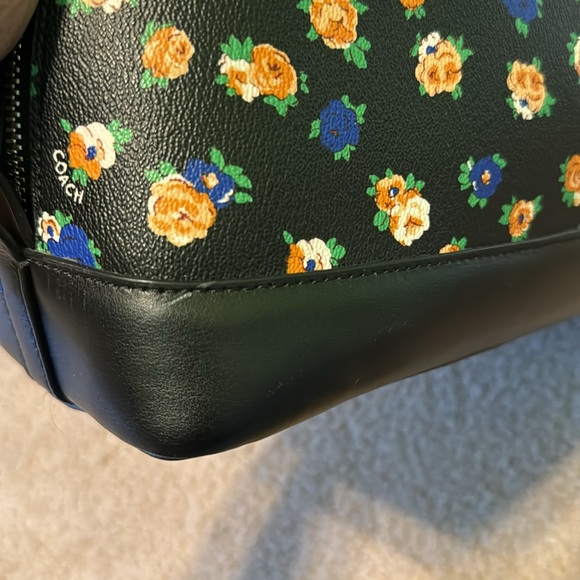 Coach Hand Bag authentic - Picture 8 of 9